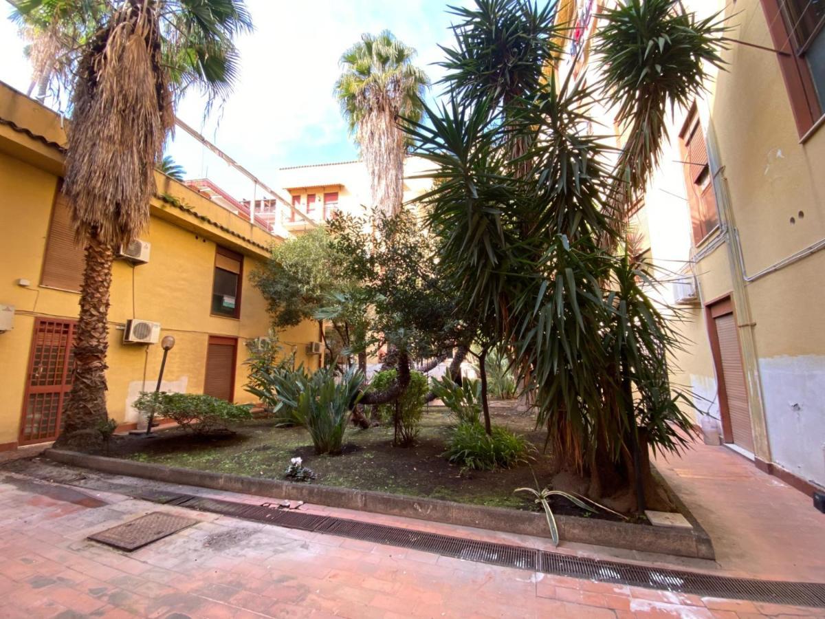 Casa Catania Apartment ภายนอก รูปภาพ